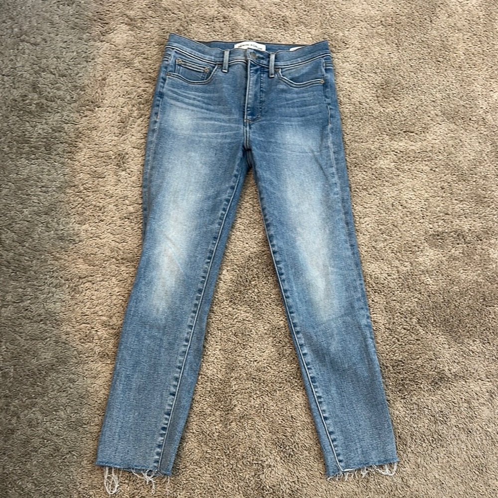 The Nico Mid Rise Skinny Crop